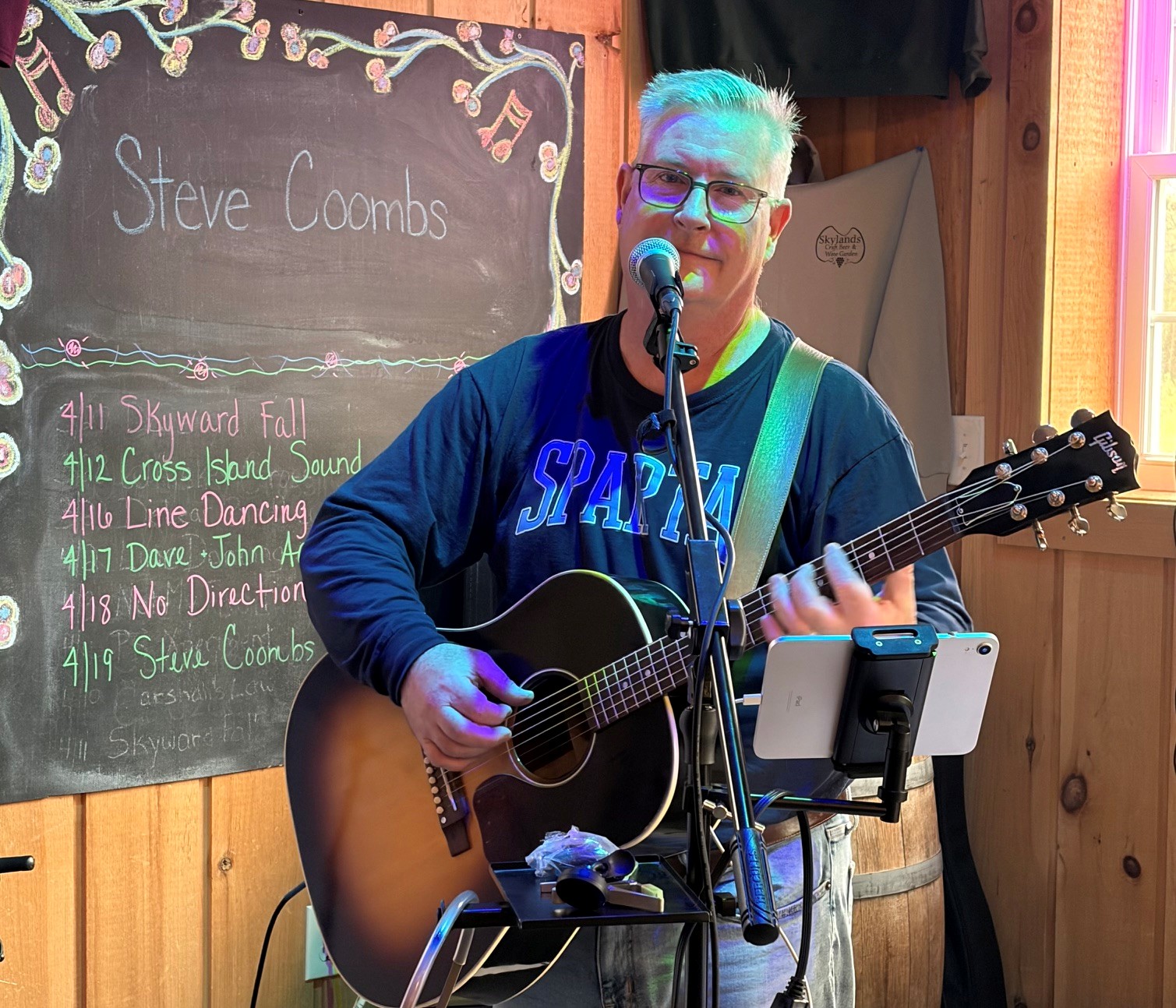 Steve performing at Skylands